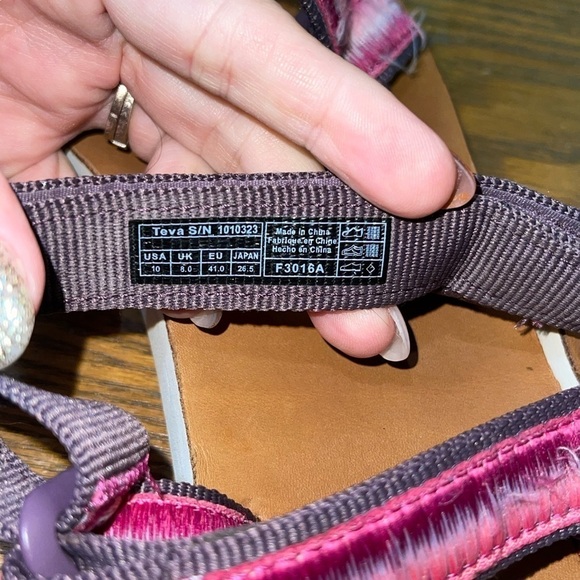 TEVA Women's Original Universal Ombre Sandal Size 10 - Picture 7 of 9